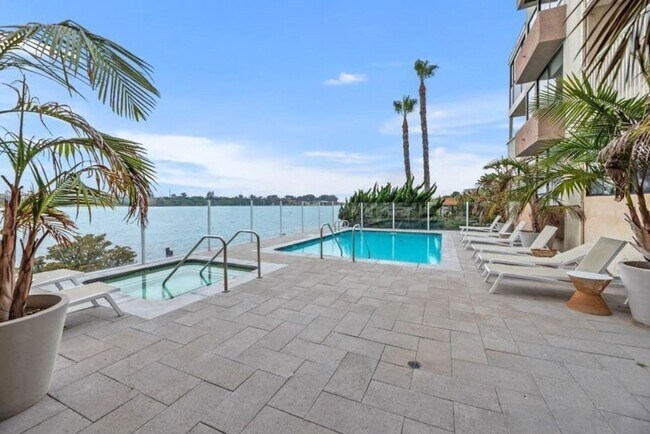 Building Photo - Panoramic Ocean and Lagoon Views
