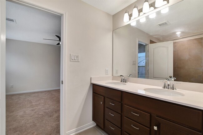 Building Photo - 9403 Castillo Ct