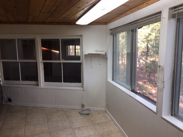 Mud Room - 3319 Lago Vista Dr
