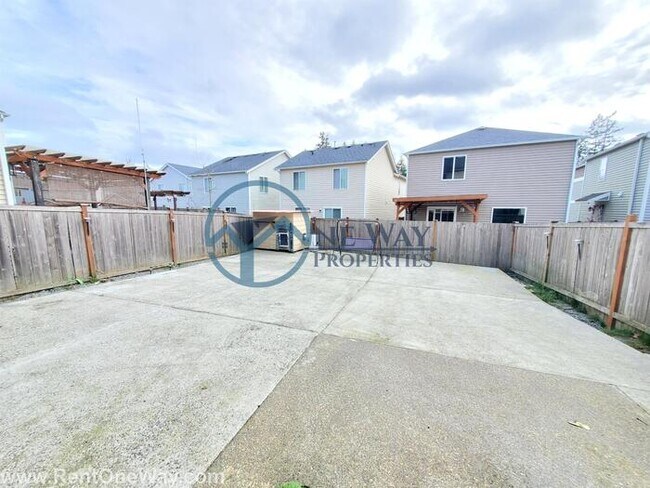Building Photo - Amazing 3 Bed + 2 bonus rooms in Puyallup!