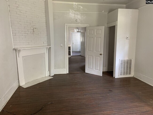 Building Photo - 112 Huger St