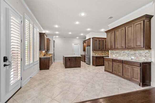 Building Photo - 18900 N Bee Cave Springs Cir