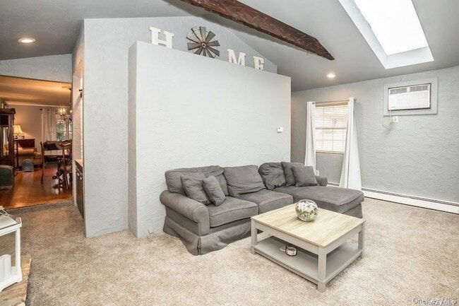 Building Photo - 2 Elm Pl