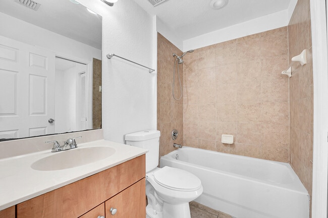 Building Photo - 1213 Lucaya Dr