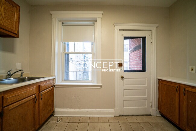 Building Photo - 56 Selkirk Rd