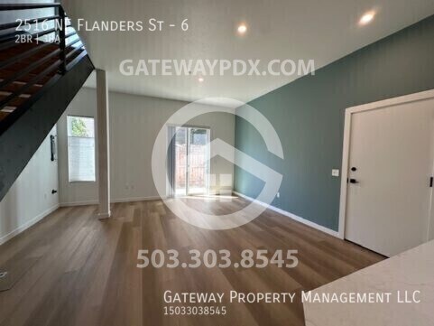 Building Photo - 2516 NE Flanders St