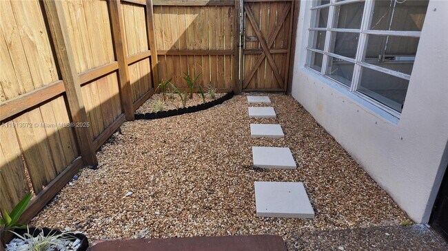 Building Photo - 2100 N 57th Way