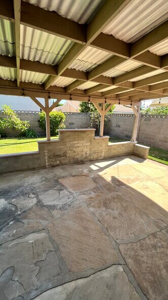 Building Photo - 6524 Myra Ave