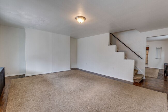 Building Photo - Available August  2026 - Great 3 Bedroom Mt. Washington Home w/ Spacious Open-Living!