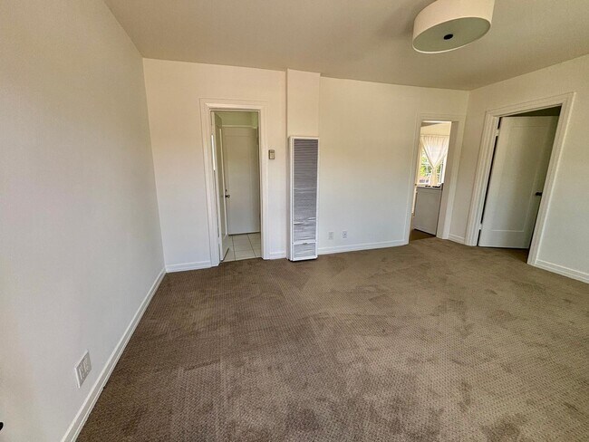 Interior Photo - Rowena Avenue, 2809-2821.5