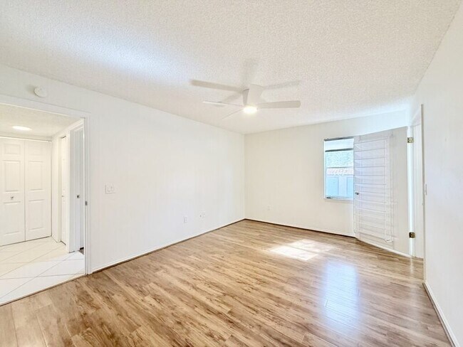 Building Photo - 2400 Feather Sound Dr