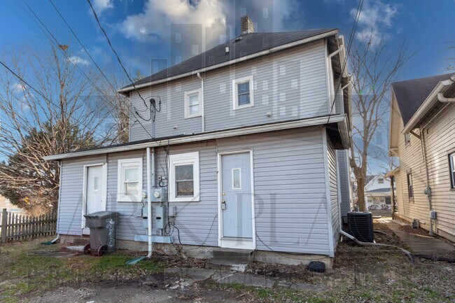 Building Photo - 734 E Morris St