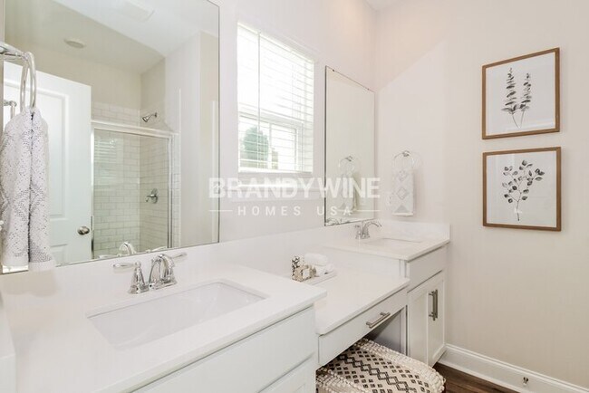 Building Photo - 1072 Wildflower Dr