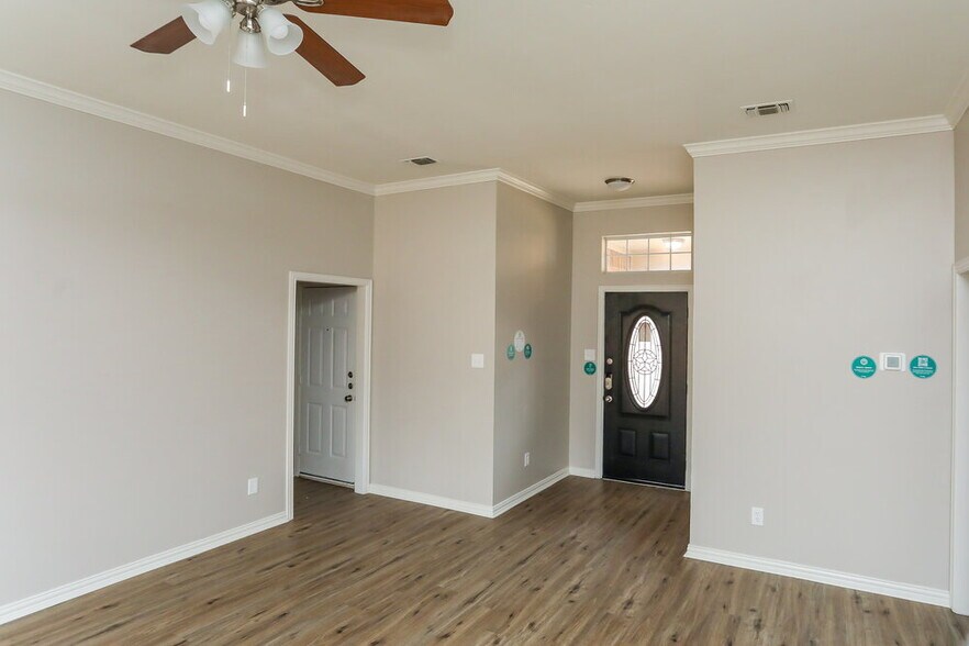 Building Photo - 211 Brookhaven Cir