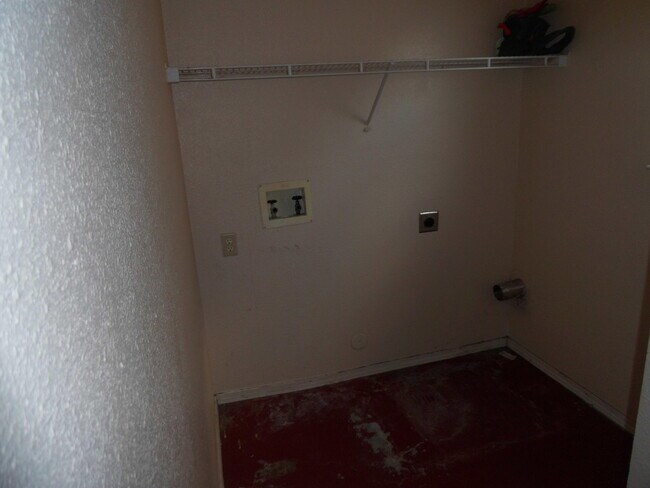 Building Photo - 2260 Tierra De Paz Way