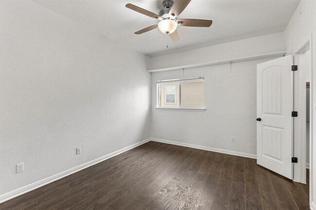 Building Photo - 18613 Falcon Pointe Blvd