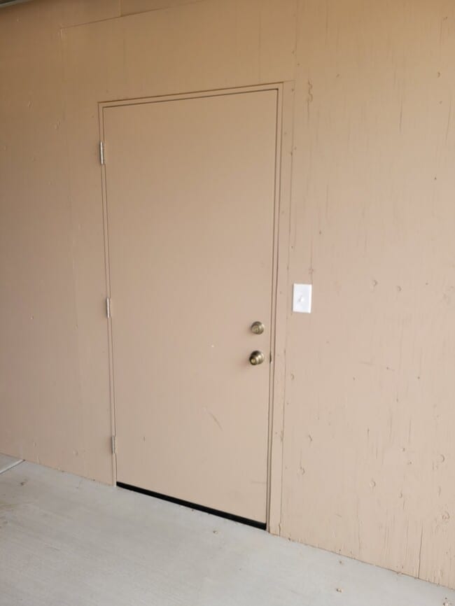 Building Photo - 3810 W Ironwood Hill Dr