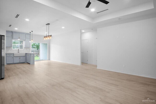 Building Photo - 24 Los Pinos Ln