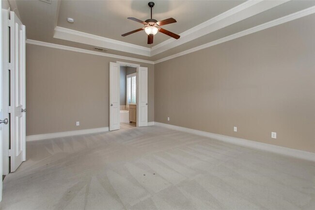 Building Photo - 921 Pine Burst Dr