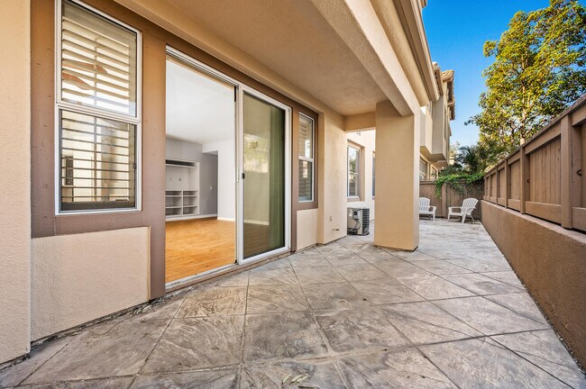 Building Photo - 2726 Dunstan Dr