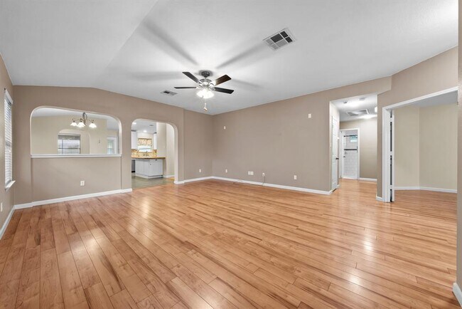 Building Photo - 298 Hogan