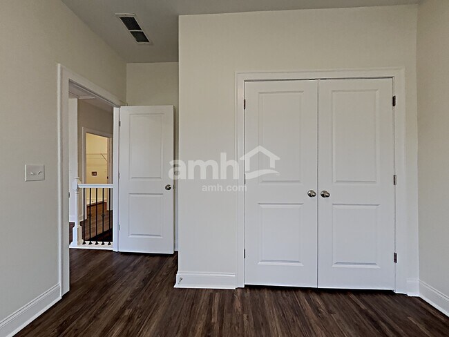 Building Photo - 5760 Arbor Green Cir