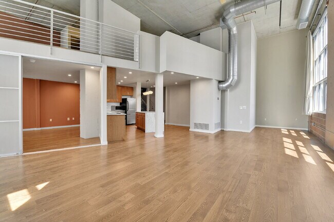 Building Photo - $3,100 - 2 Bed, 2 Bath Lofted Condo in Den...