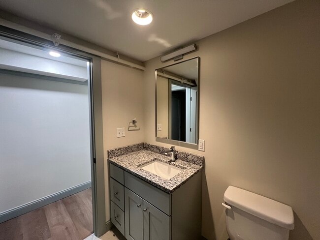 Building Photo - 160 Seabury St