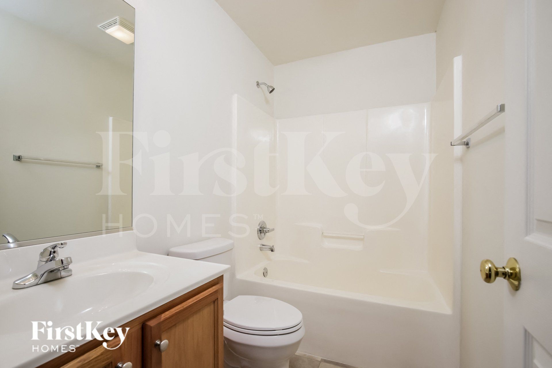 Building Photo - 4004 Village Park Ct