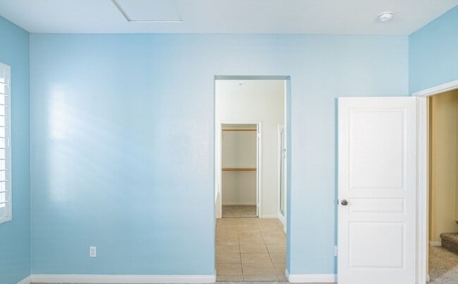 Building Photo - 4230 Vía Angelo