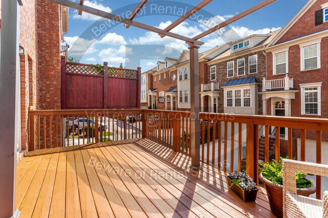 Building Photo - 3422 Triview Square
