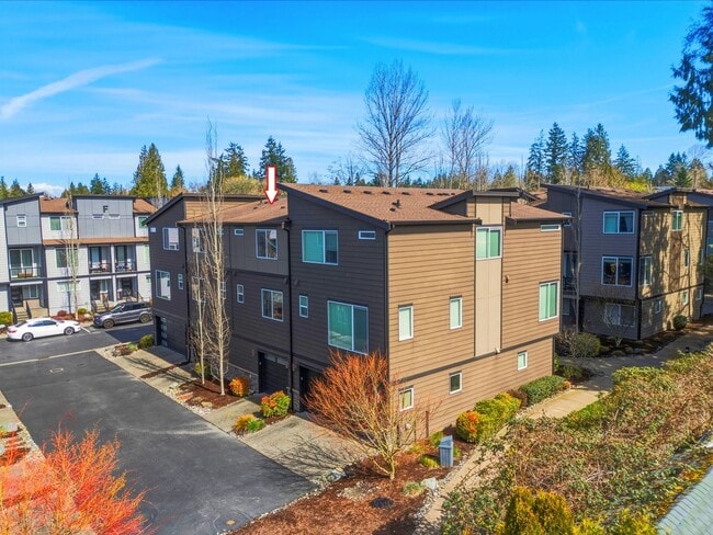 Building Photo - GORGEOUS Edmonds 2 Bedroom Primary Suites - Plus Flex Space