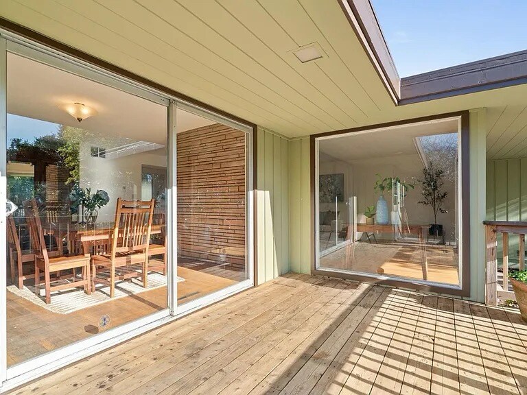 Building Photo - 131 Spring St