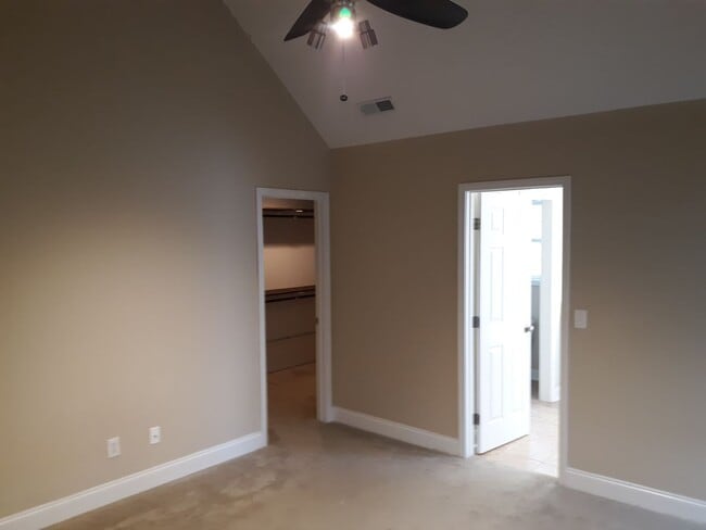 Building Photo - Lovely Brick Home Close to Shaw Air Force ...