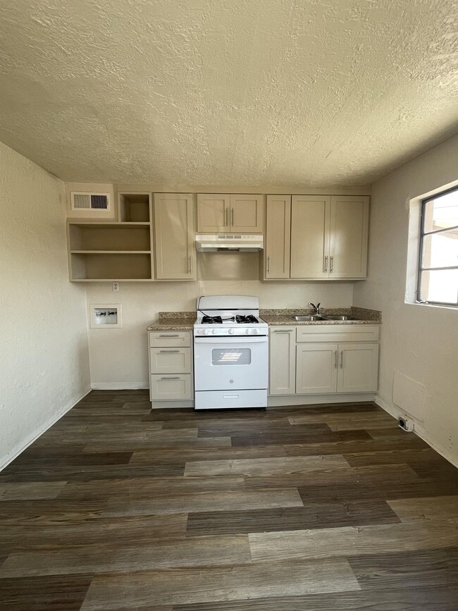 Building Photo - 8167 Josephine Cir