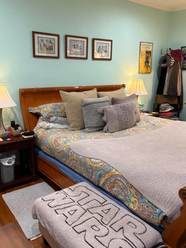 Building Photo - 839 N Orange Dr