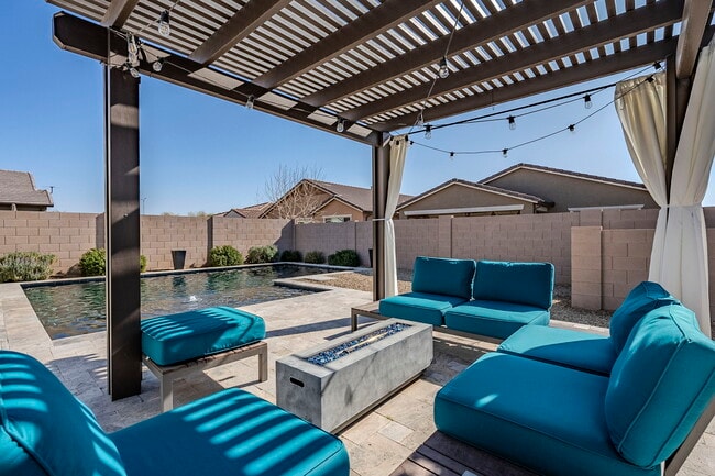 Building Photo - 9935 E Thornbush Ave