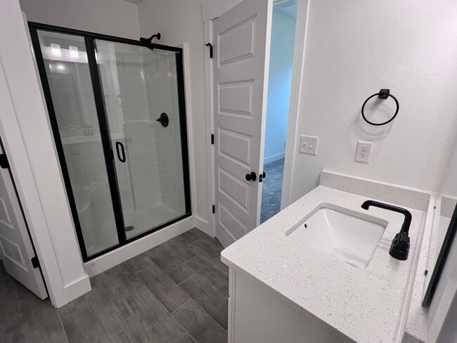 Building Photo - NEW 3 Bedroom In Carl Junction!