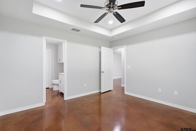 Building Photo - 336 Timberline Dr