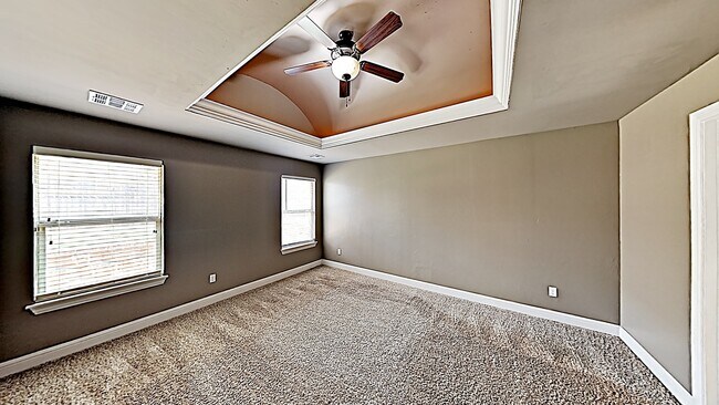 Building Photo - 4 Bedroom in Deer Creek Schools - Neighborhood Pool