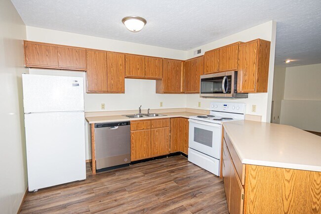 Interior Photo - 3004 Clearwater Ave