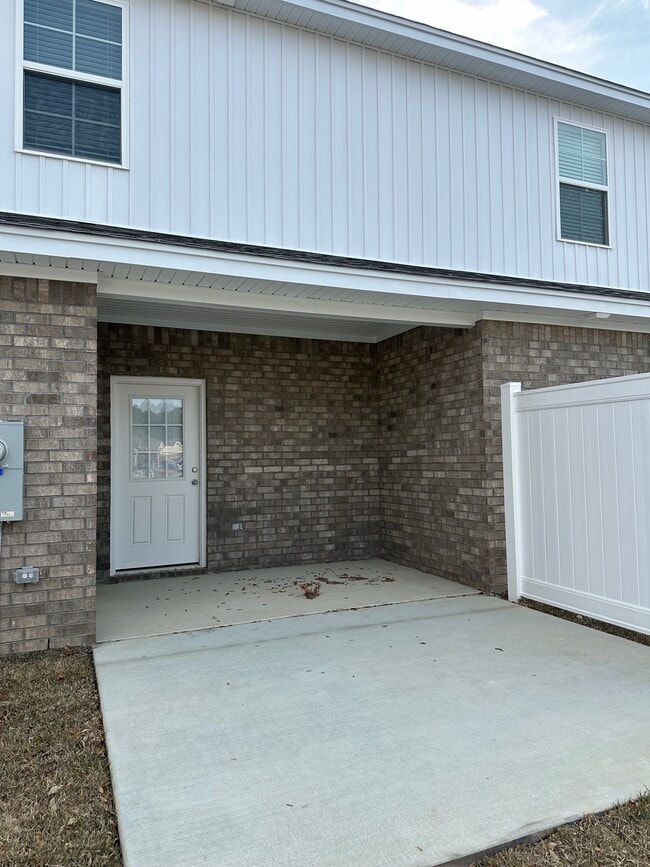 Building Photo - 435 3rd Loop Rd