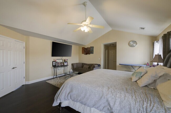 Building Photo - Luxurious Single Family Home in Emerald Farm