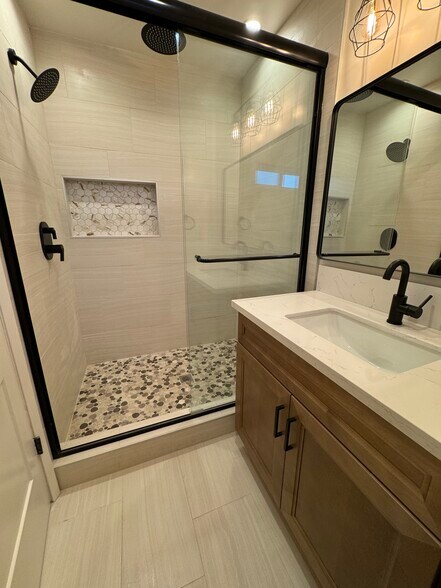 Building Photo - 10434 Baird Ave