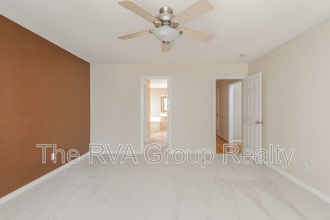 Building Photo - 10528 Runnymeade Dr