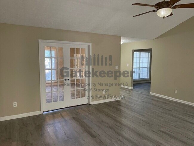 Building Photo - 385 Burch Rd