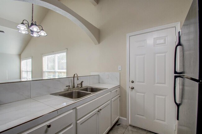 Building Photo - 13502 Townwood Dr