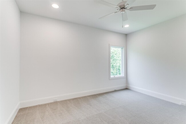 Building Photo - 7519 Taos Rd