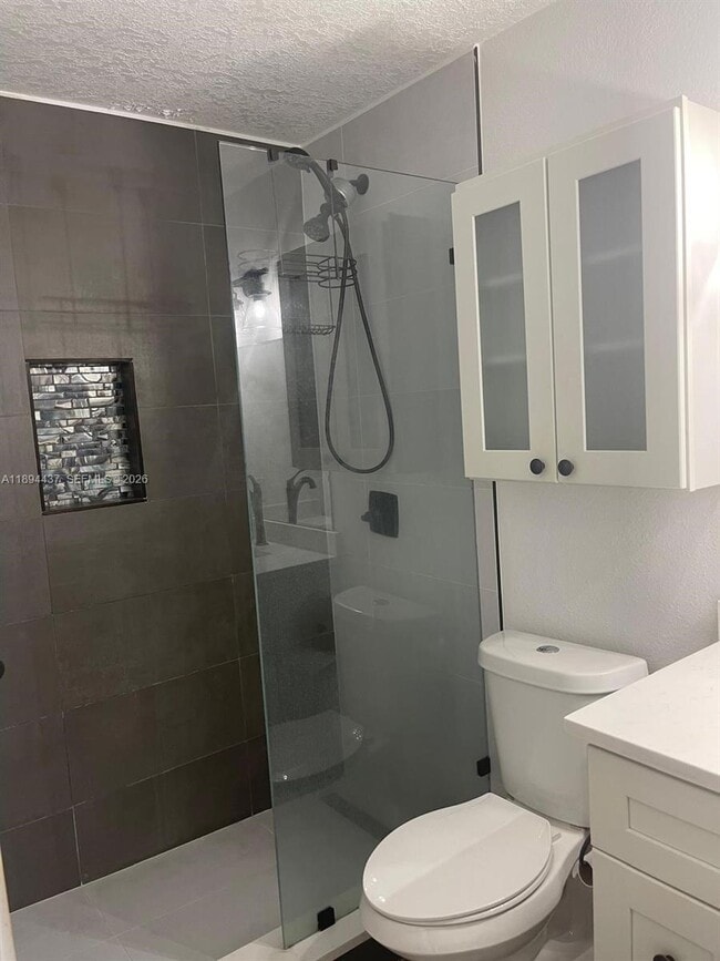 Building Photo - 10 Sheoah Blvd