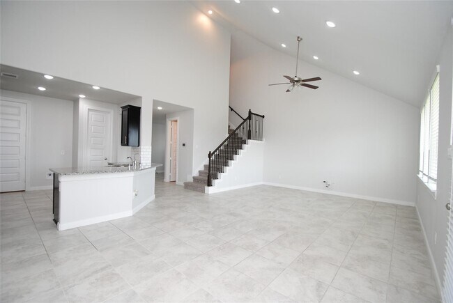 Building Photo - 8834 Arch Rock Dr